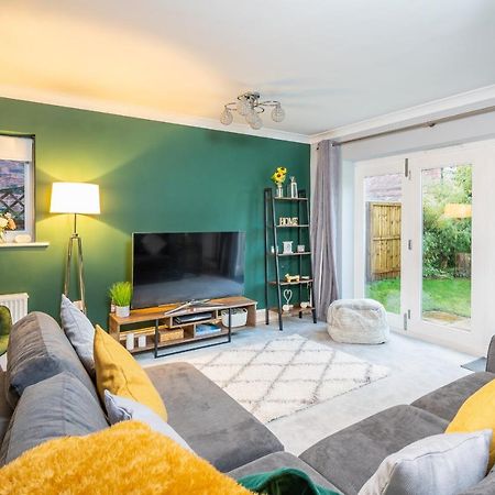 Spacious And Modern Townhouse I Pass The Keys York Ngoại thất bức ảnh