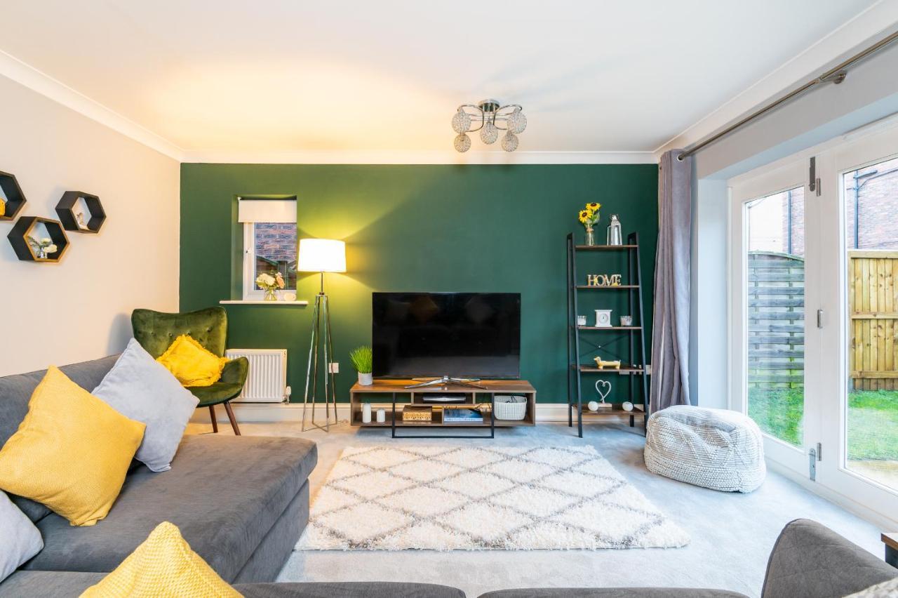 Spacious And Modern Townhouse I Pass The Keys York Ngoại thất bức ảnh